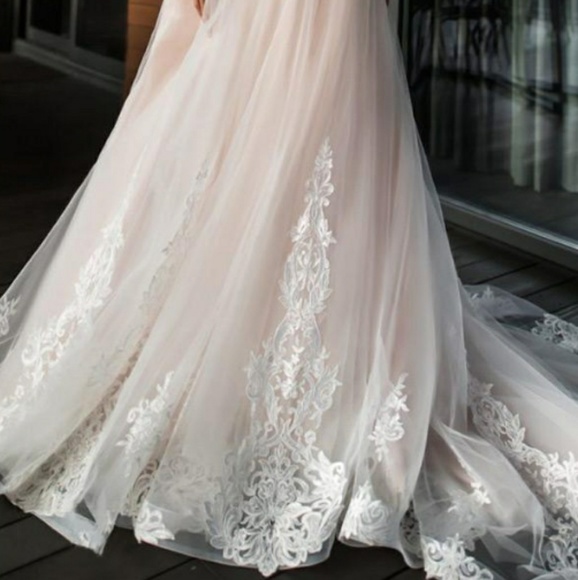 Long sleeve fully lined gown - Picture 3 of 7